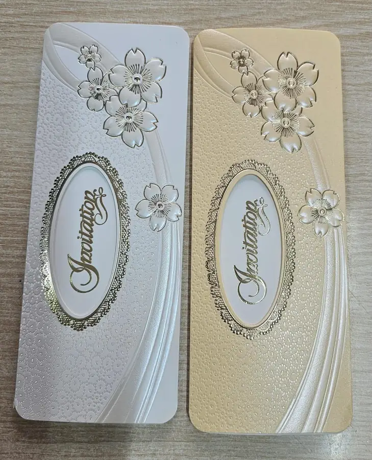 Cartes d’invitation ovales nacre et champagne